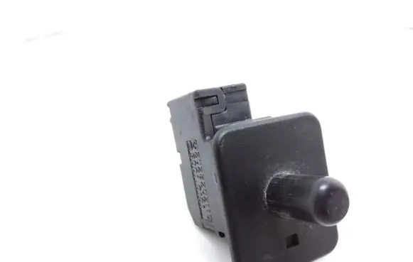Mercedes-Benz E W210 Front door sensor 2028202110