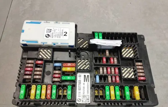 BMW 7 G11 G12 Fuse module 9377503