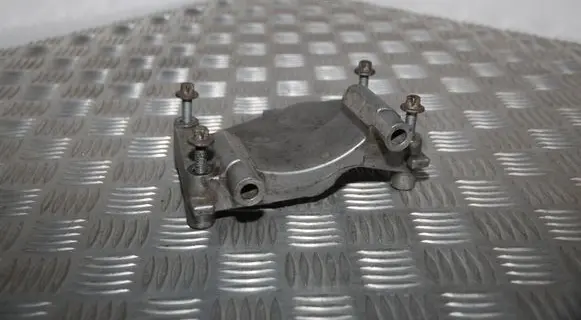 Mercedes-Benz Sprinter W906 A/C compressor mount bracket A6512340139 6512340139