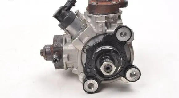 Volvo V60 Fuel injection high pressure pump 0445010681