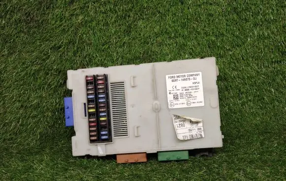 Ford Focus C-MAX Fuse module 6G9T14A073DJ