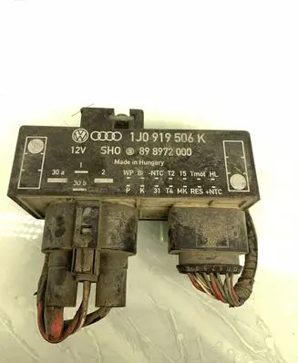 Volkswagen Golf IV Coolant fan relay 1J0919506K