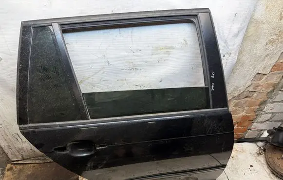 BMW 3 E46 Rear door