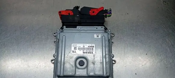 Volvo V70 Engine control unit/module 30785100 1039S18372 0281012765