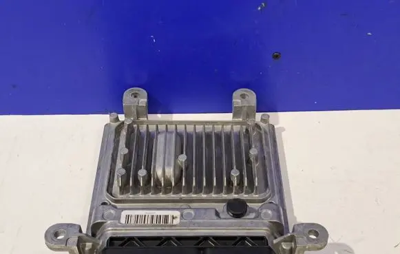 Mercedes-Benz E W212 Engine control unit/module A6519009102 A6519010602
