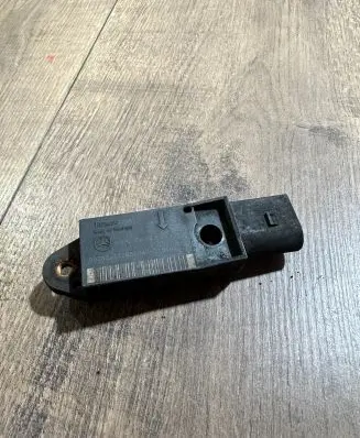 Mercedes-Benz E W211 Airbag deployment crash/impact sensor A0028202726 25571203A4