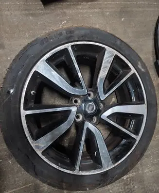 Nissan Qashqai R19 alloy rim