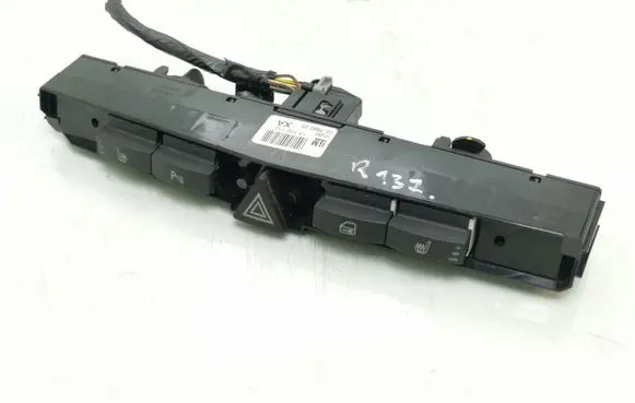 Opel Zafira B Hazard light switch 03758025