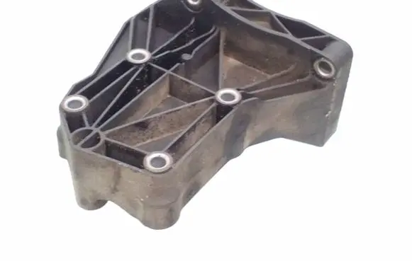 BMW 5 E60 E61 A/C compressor mount bracket 7792202