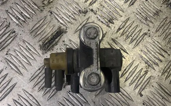 Audi A3 S3 8P Turbo solenoid valve 1k0906627a