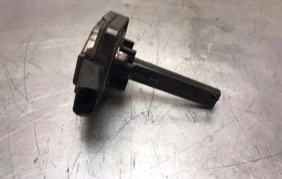 Audi A6 S6 C6 4F Oil level sensor 06E907660
