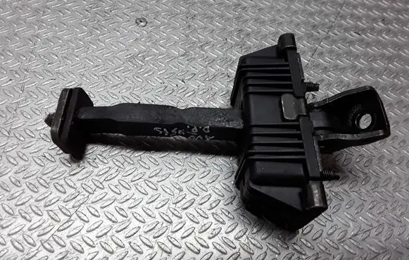 Toyota Avensis T250 Front door check strap stopper