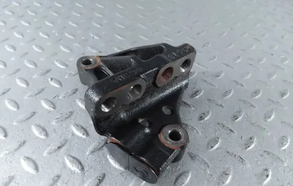 Toyota Corolla Cross Engine mounting bracket 1231524011