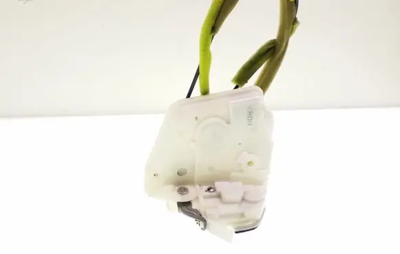 Mazda 3 II Rear door lock 3L16B0713