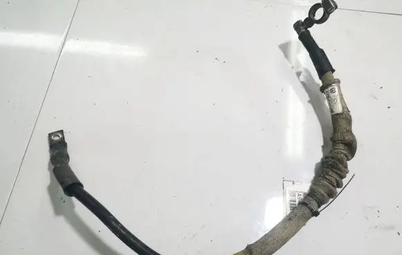 Volkswagen Transporter - Caravelle T5 Positive cable (battery) 110971794E
