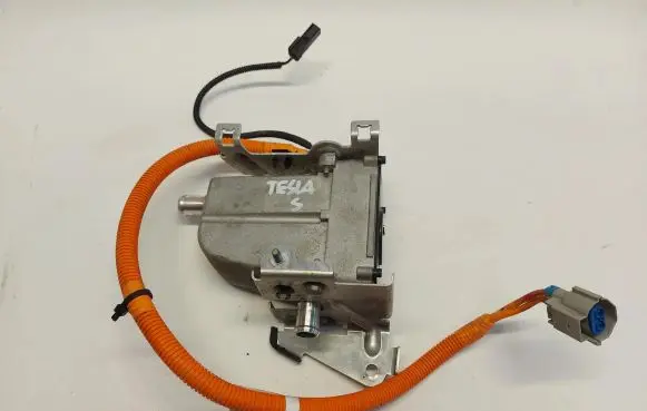 Tesla Model S Other control units/modules 1038901-00-i