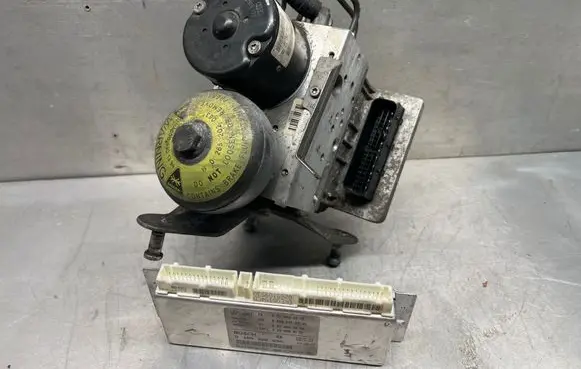 Mercedes-Benz E W211 ABS Pump 0265250088 A0054317212 2115404345