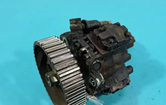 Citroen Berlingo Fuel injection high pressure pump 9658195080 IMPRK1582043