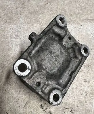Honda Accord Engine mounting bracket 90SEF