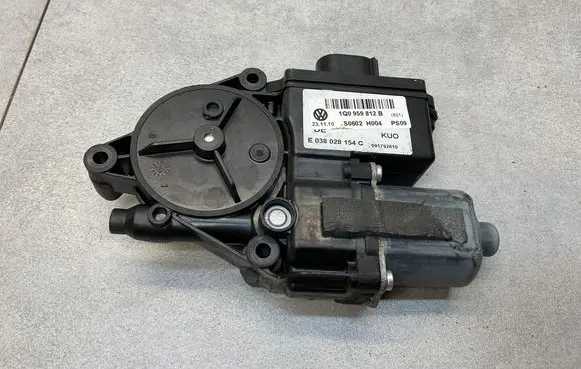 Volkswagen Eos Rear door window regulator motor 1Q0959812B