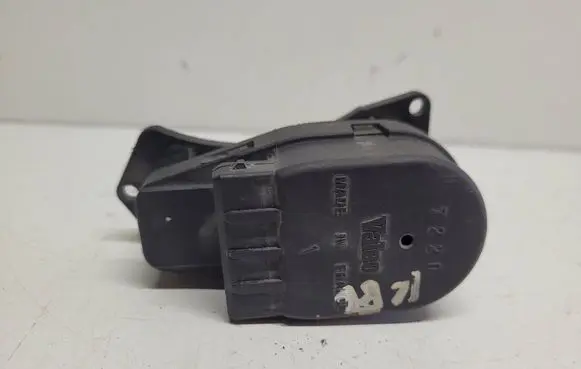 Headlight level adjustment motor