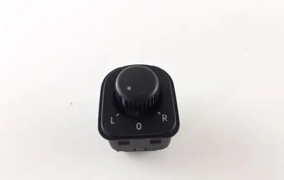 Wing mirror switch