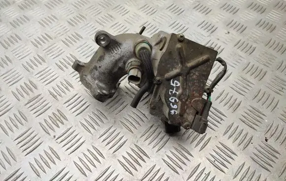 Toyota Avensis T250 Engine shut-off valve 