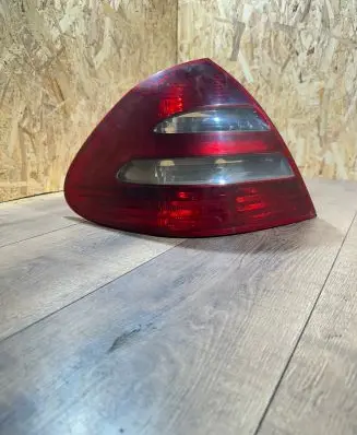Mercedes-Benz E W211 Rear/tail lights a2118200364