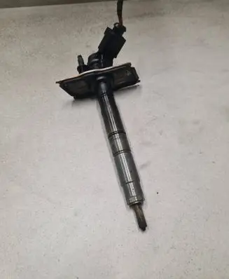 Volkswagen Golf VI Fuel injector 03L130277 0445116030