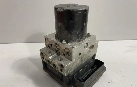 BMW 6 E63 E64 ABS Pump 6783362 6783360