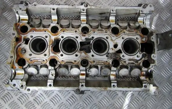Volvo S40, V40 Engine head 1001005