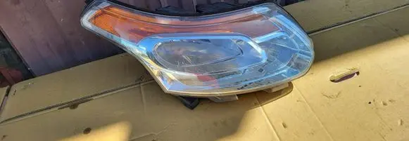 Citroen C3 Picasso Headlight/headlamp 9681874080