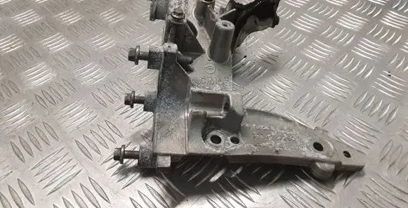 Citroen C5 Engine mounting bracket 9674030280
