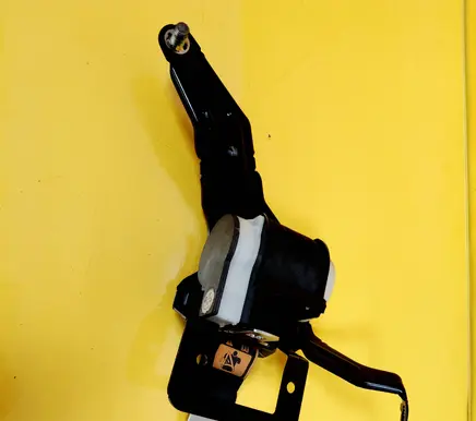Mazda 5 Middle seatbelt (rear) T0263A