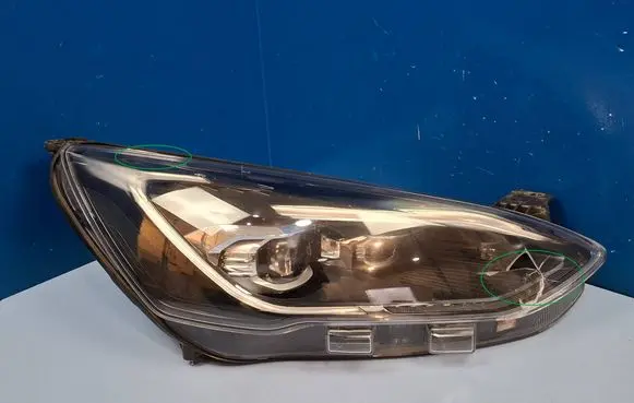 Ford Focus Headlight/headlamp JX7B13E016AE