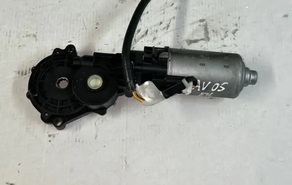 Toyota Avensis T250 Seat adjustment motor 8582033020 43944010080 1620006861