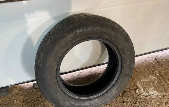 Toyota Hiace (H200) R15 C winter/snow tires with studs 19570R15C