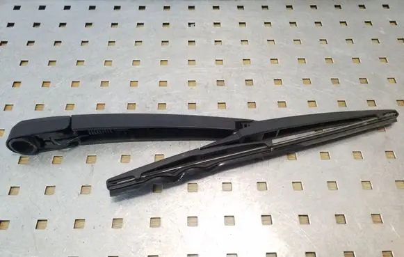 Toyota Avensis T250 Rear wiper blade arm