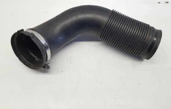 Opel Astra J Air intake duct part 315875880 nr8798