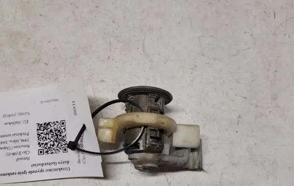 Renault Clio II Front door lock (next to the handle)