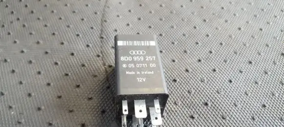 Audi A8 S8 D2 4D Other relay 8D0959257 05071100