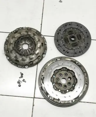 Mitsubishi ASX Clutch set kit 1120a202 010240fg9 2300a050