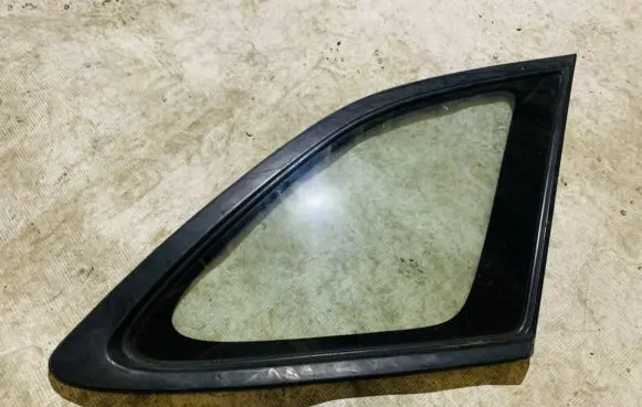 Mazda 323 F Rear side window