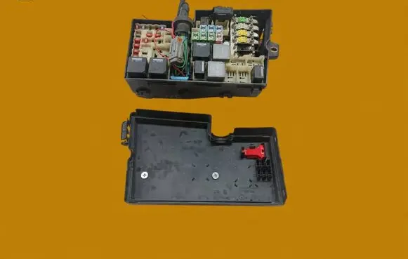 Ford C-MAX I Fuse box set 3M5T-14A067-BC