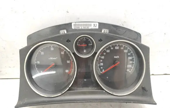 Opel Zafira B Speedometer (instrument cluster) 13225988