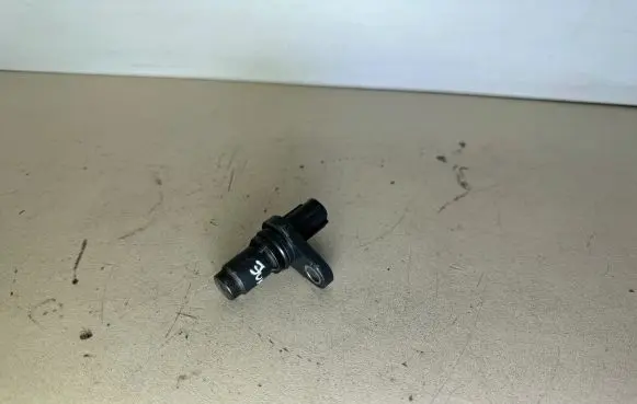 Nissan Juke I F15 Camshaft speed sensor 188003R31 1880 03R31