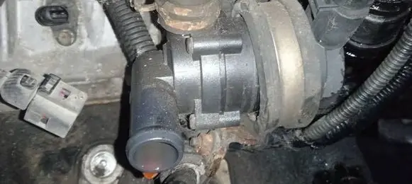 Volkswagen Touareg I Electric auxiliary coolant/water pump 7L0965561A