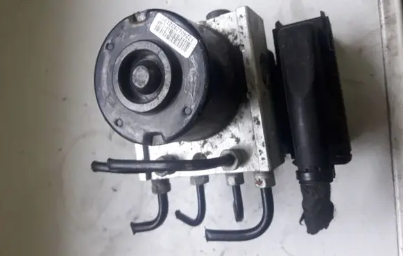 Opel Zafira B ABS Pump 000405081E2