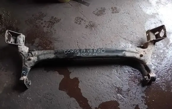 Toyota Corolla Verso AR10 Rear axle beam 