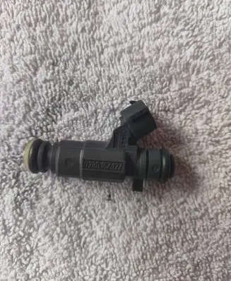 Peugeot 208 I Fuel injector 9676017480